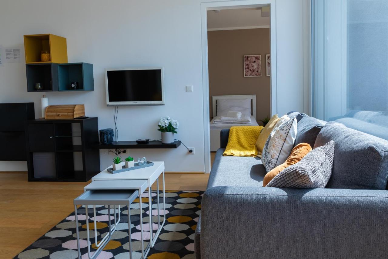 Maureen Lovely 2 Bedroom Unit With Community Pool 비엔나 외부 사진