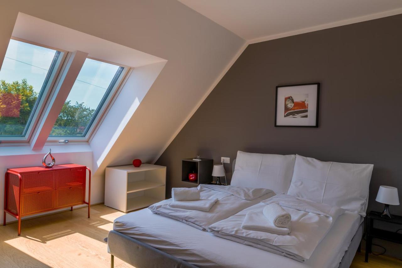 Maureen Lovely 2 Bedroom Unit With Community Pool 비엔나 외부 사진