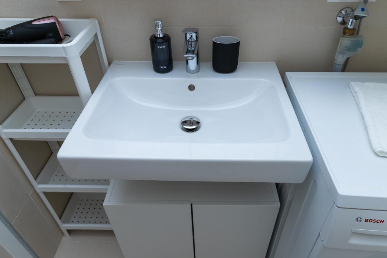 Maureen Lovely 2 Bedroom Unit With Community Pool 비엔나 외부 사진